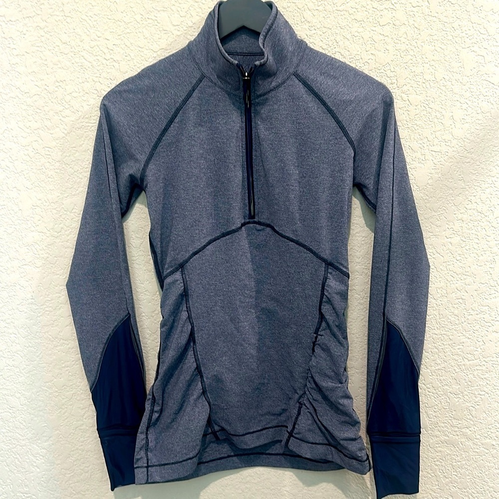 Lululemon 1/4 zipper Size 6